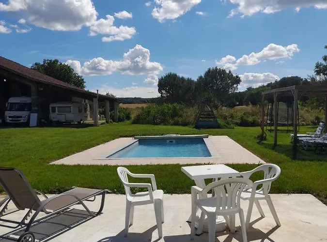 Individuel Rez De Jardin 3 A 5 Personnes Proche Albi Lägenhet