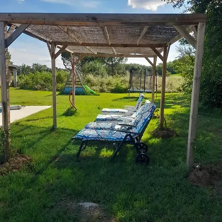 Individuel Rez De Jardin 3 A 5 Personnes Proche Albi Lejlighed *